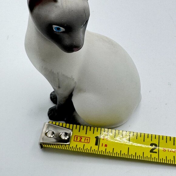 1984 Avon Porcelain Siamese Gray WhitebCat Figurine Vtg 3.25" x 1.5" - Picture 3 of 7